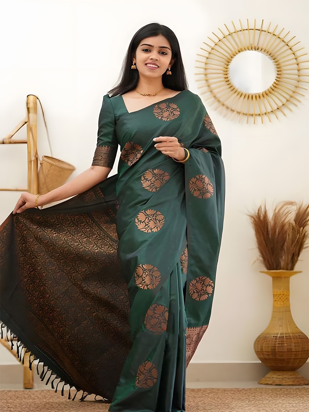 

Anouk Floral Zari Kanjeevaram Saree, Green