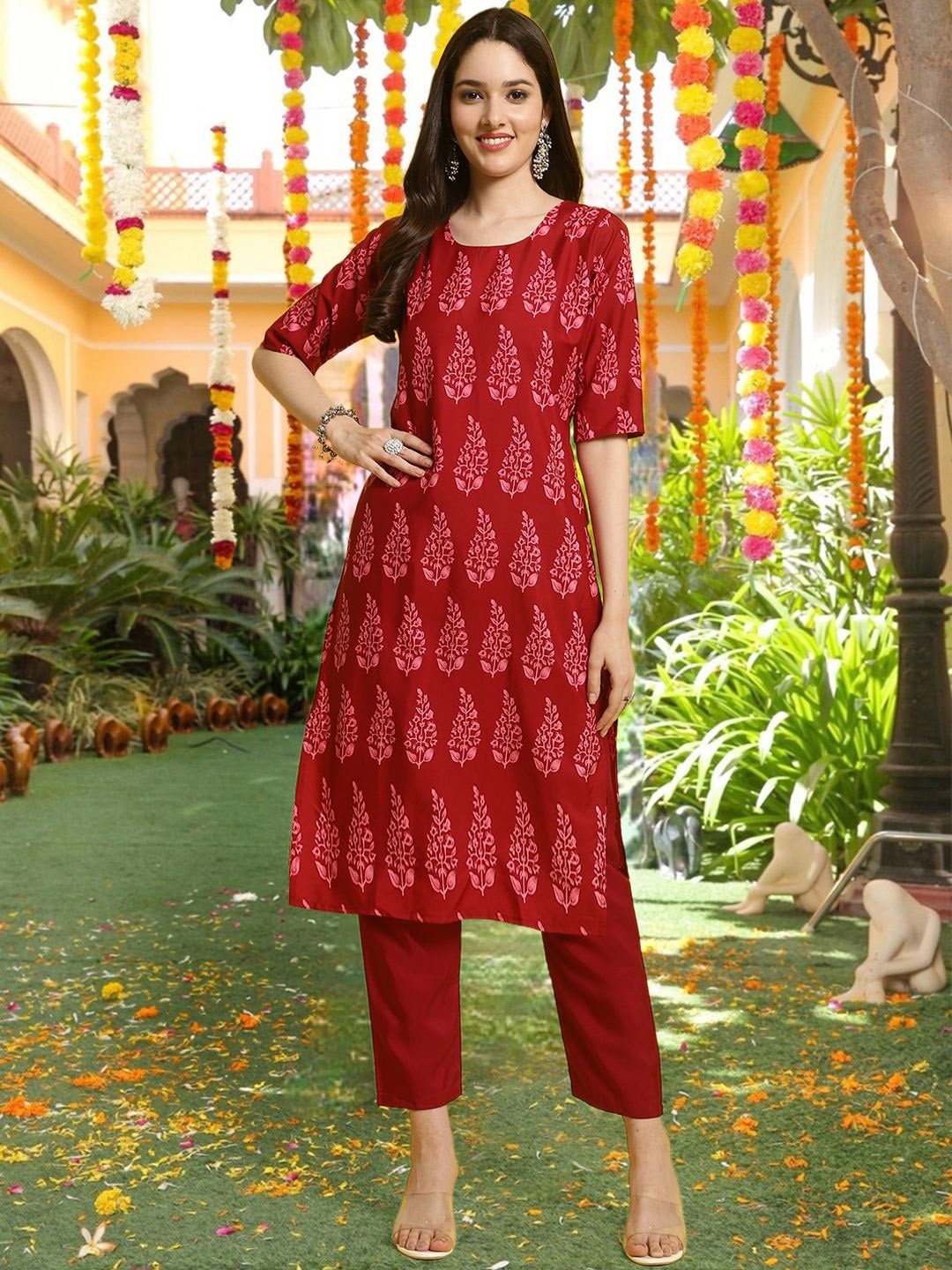 

7Threads Floral Printed Round Neck Straight Kurta, Red