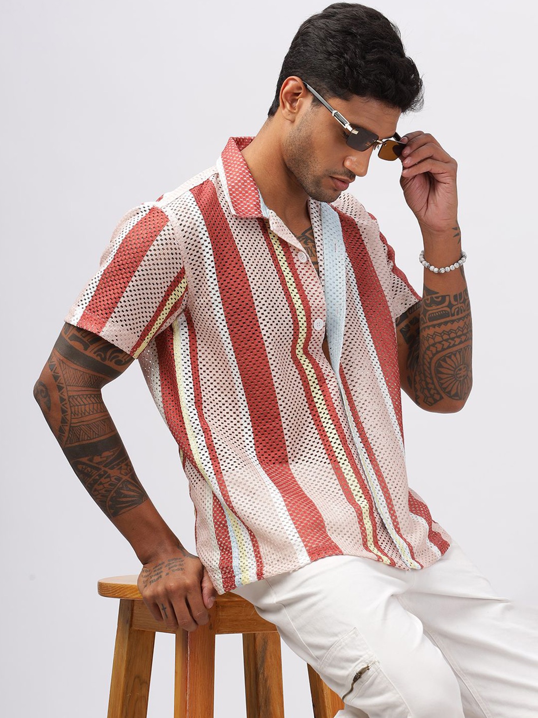 

Vestirio Men Relaxed Opaque Printed Casual Shirt, Red