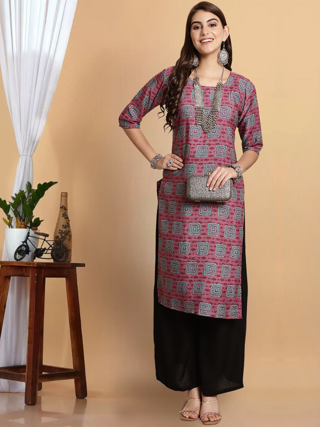 

7Threads Geometric Printed Round Neck Straight Kurta, Purple