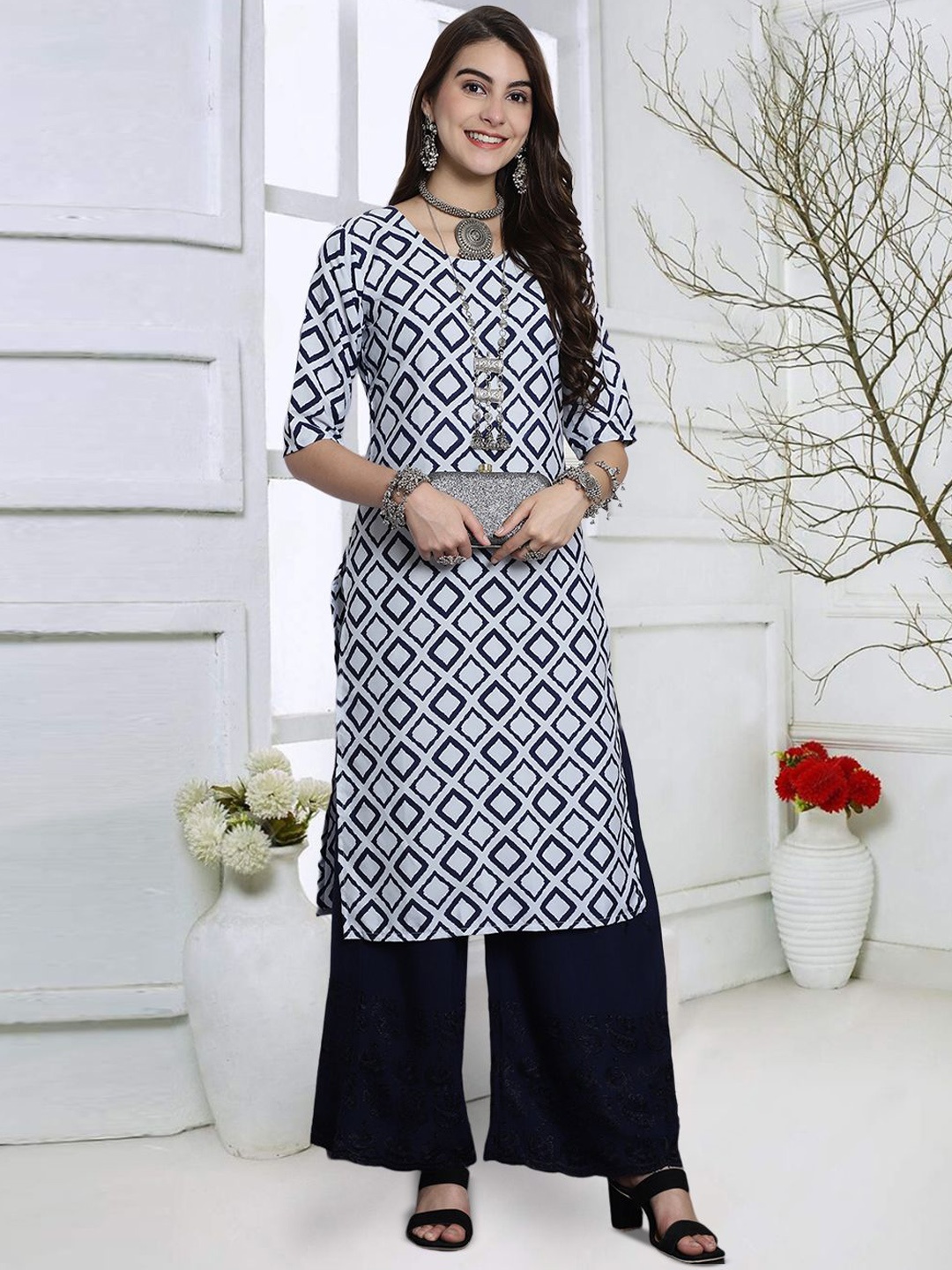 

7Threads Women Geometric Embellished Mirror Work Floral Crepe Kurta, Multi