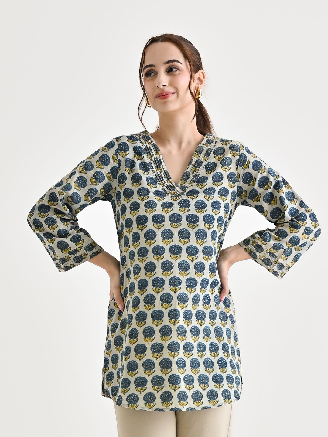 

Rustorange Floral Printed V-Neck Pure Cotton Kurti, Grey