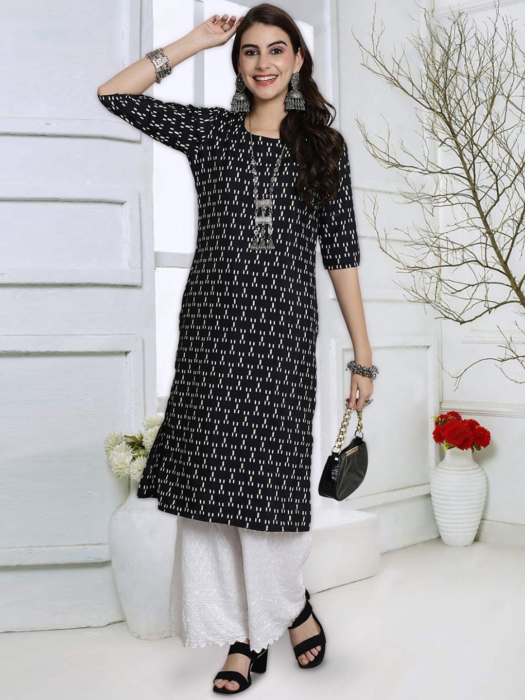 

7Threads Geometric Printed Round Neck Crepe Straight Kurta, Black