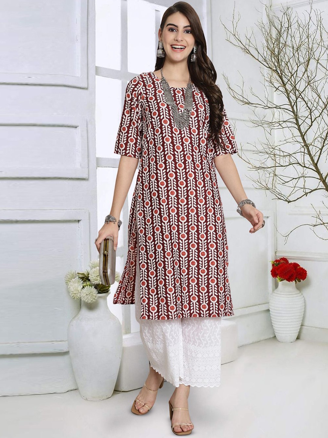 

7Threads Geometric Printed Round Neck Crepe Straight Kurta, Maroon