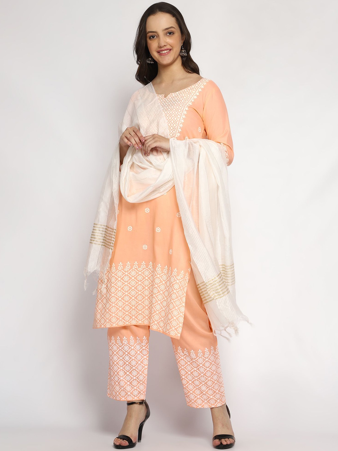 

Bhuja Women Ethnic Motifs Printed Regular Kurta with Palazzos, Peach