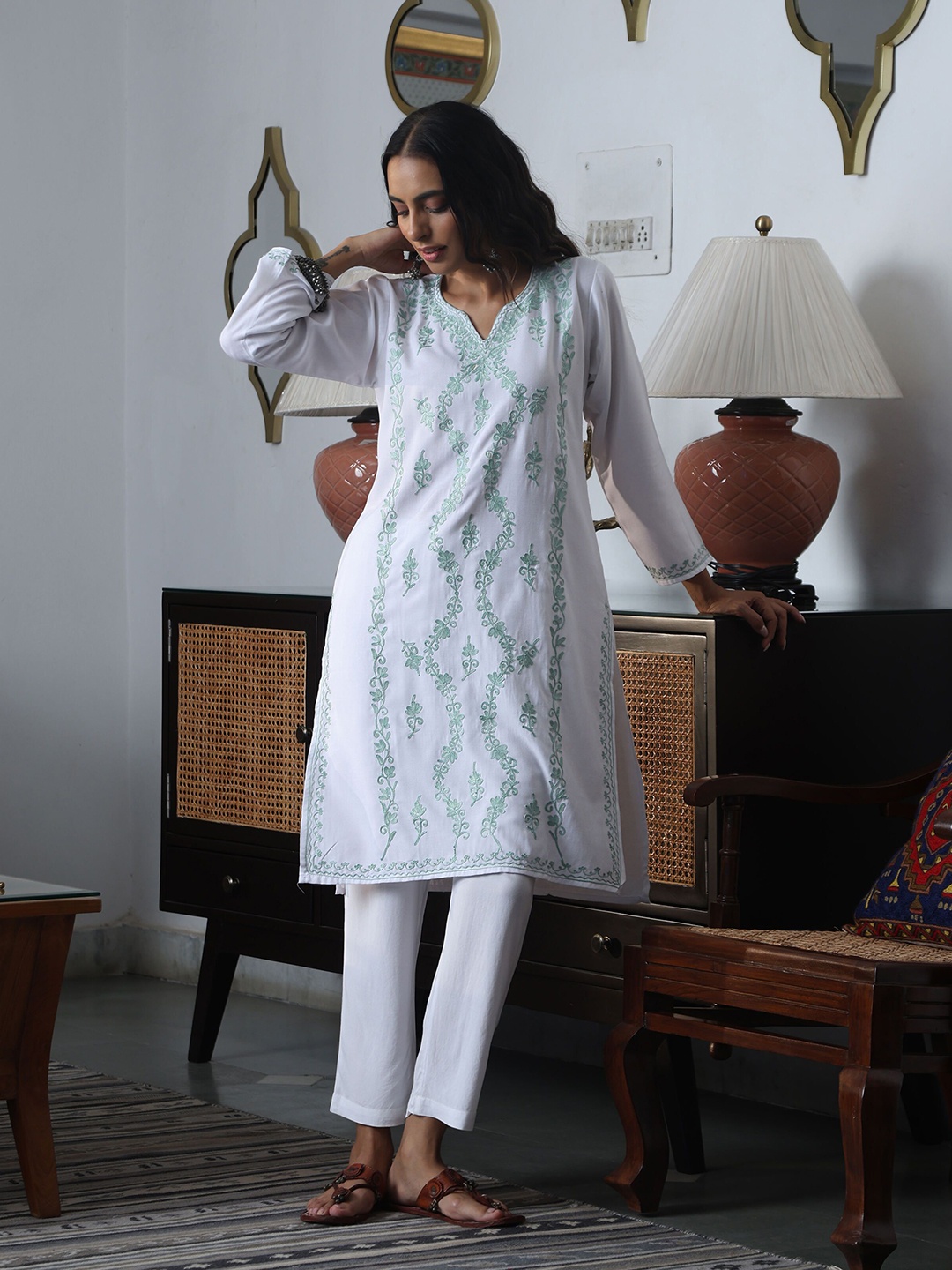 

House of Chikankari HOC Crafts Embroidered Woven Kurta, White