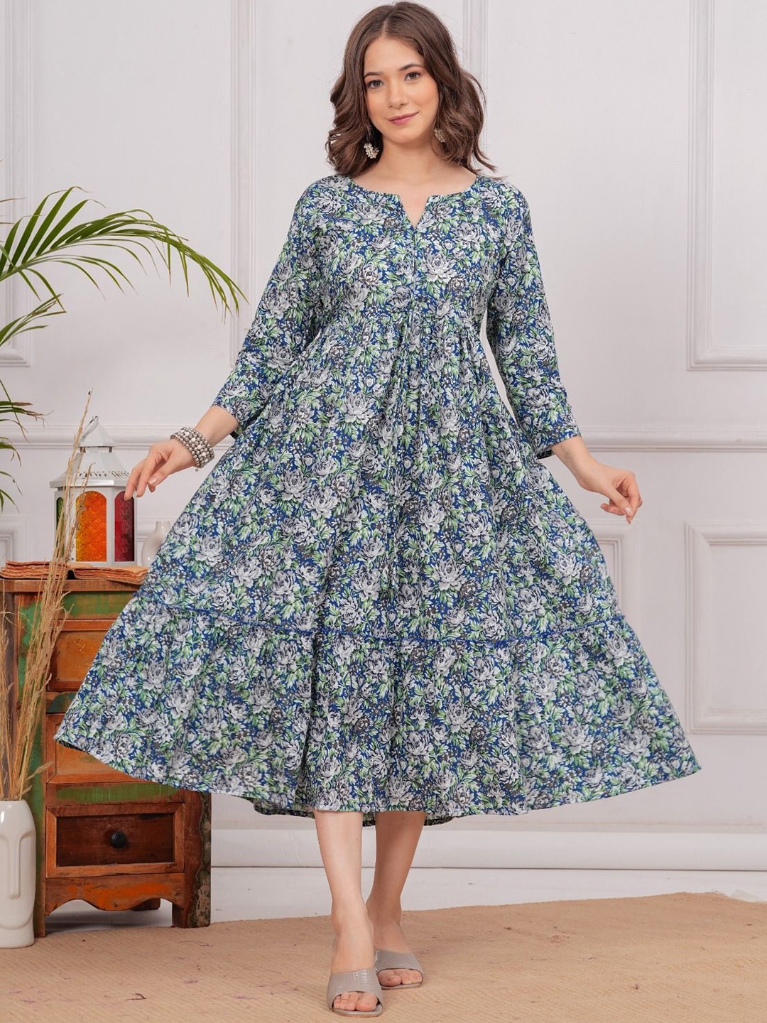 

UNIBLISS Women Floral Printed Mirror Work Anarkali Kurta, Blue