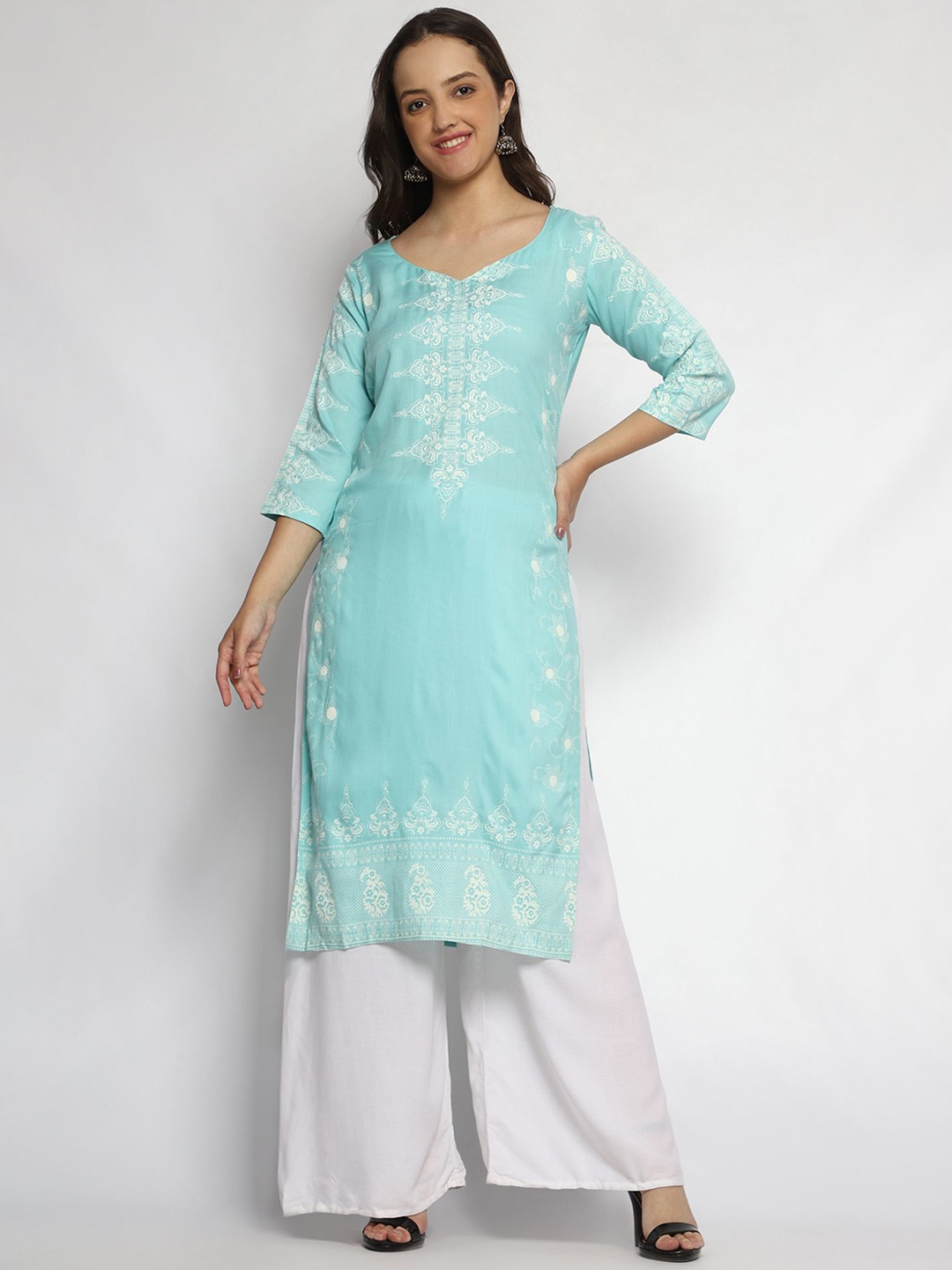 

Bhuja Women Floral Printed Regular Thread Work Kurta with Palazzos, Blue