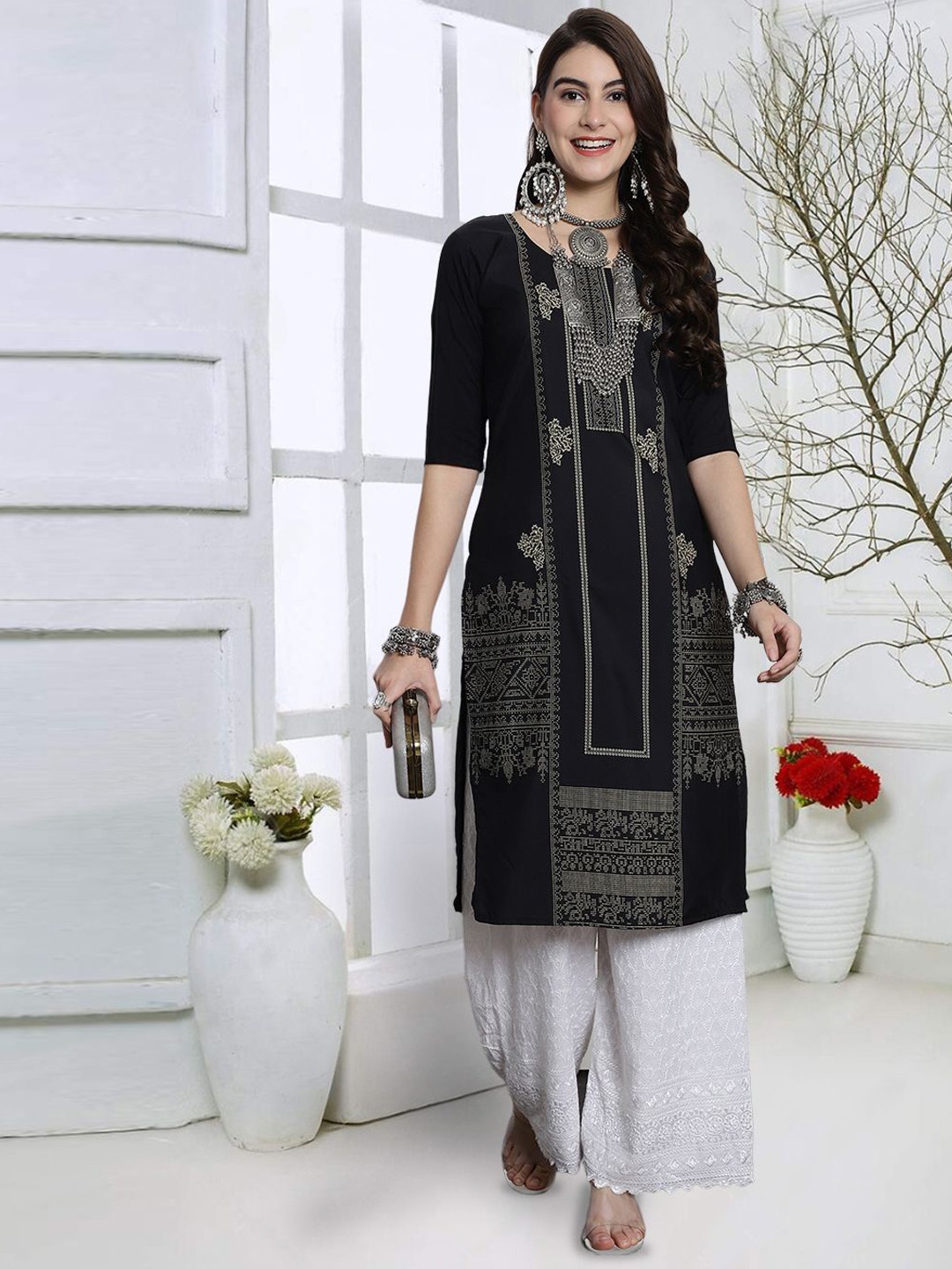 

7Threads Women Geometric Keyhole Neck Sequinned Floral Crepe Kurta, Multi