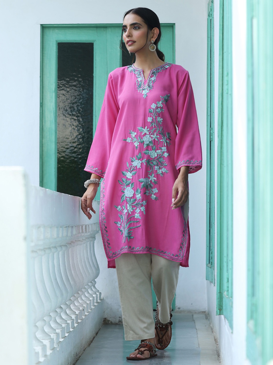 

House of Chikankari HOC Crafts Embroidered Woven Kurta, Pink