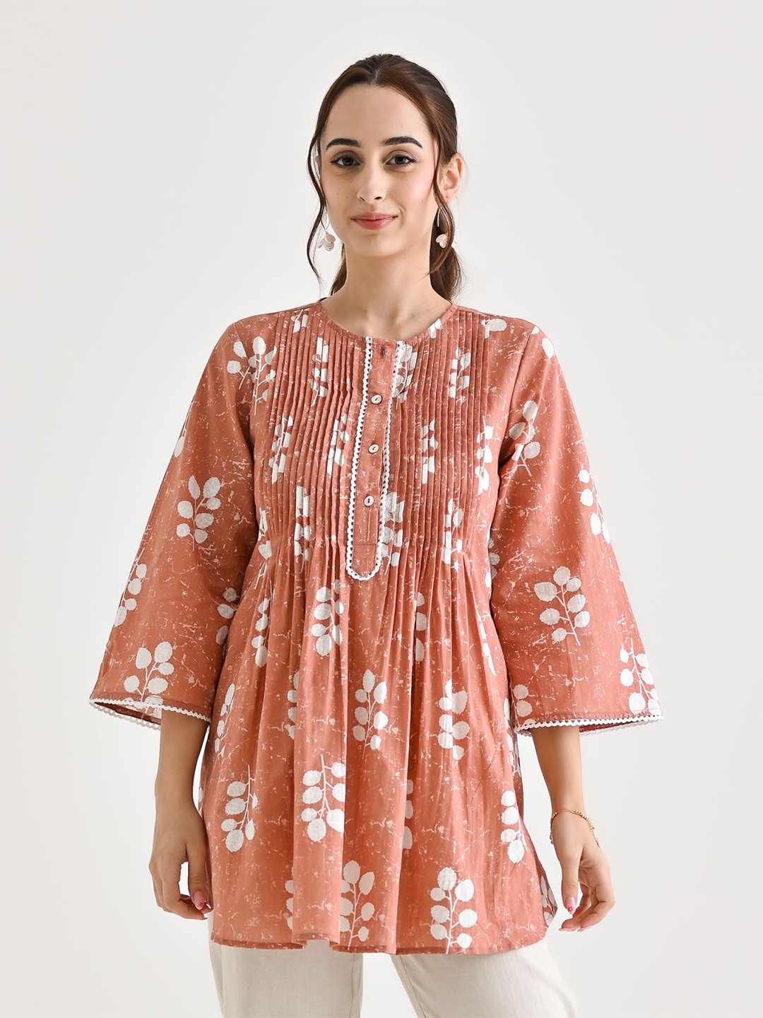 

Rustorange Floral Printed Pure Cotton Kurti, Rust