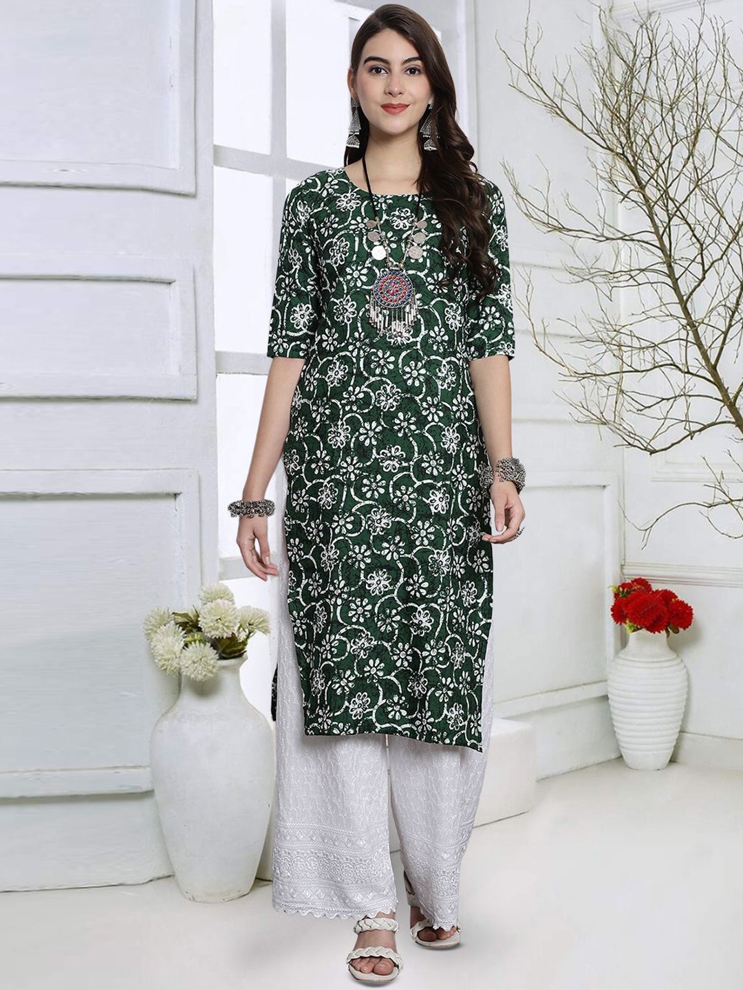 

7Threads Floral Printed Round Neck Straight Kurta, Green