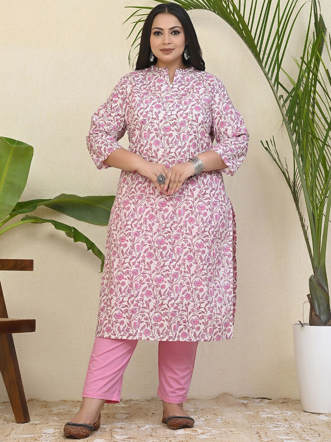 

Aspriya Plus Size Floral Printed Mandarin Collar Pure Cotton Straight Kurta with Trousers, Off white