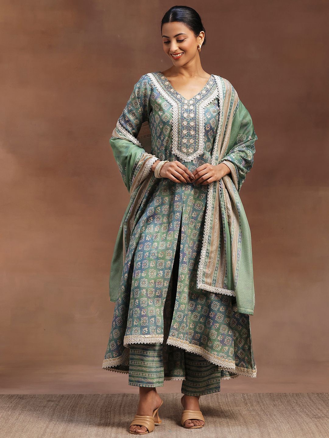 

Libas Ethnic Motifs Printed Kurta with Trousers & Dupatta, Green