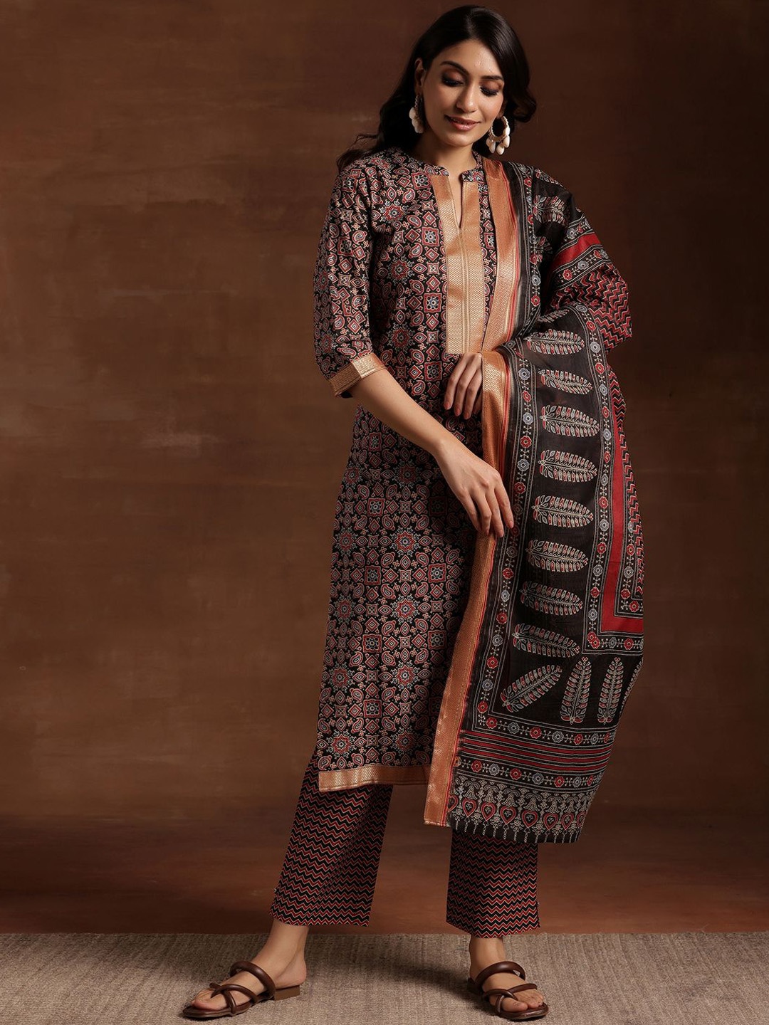 

Libas Ethnic Motifs Printed Pure Cotton Kurta with Trousers & Dupatta, Black