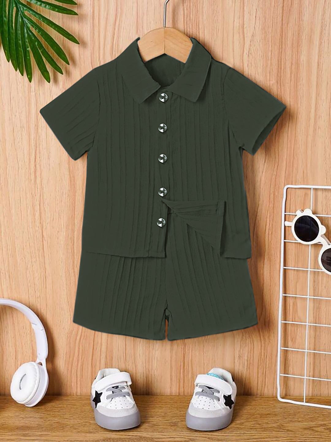 

OMPAX Band Collar T-Shirt With Shorts, Olive