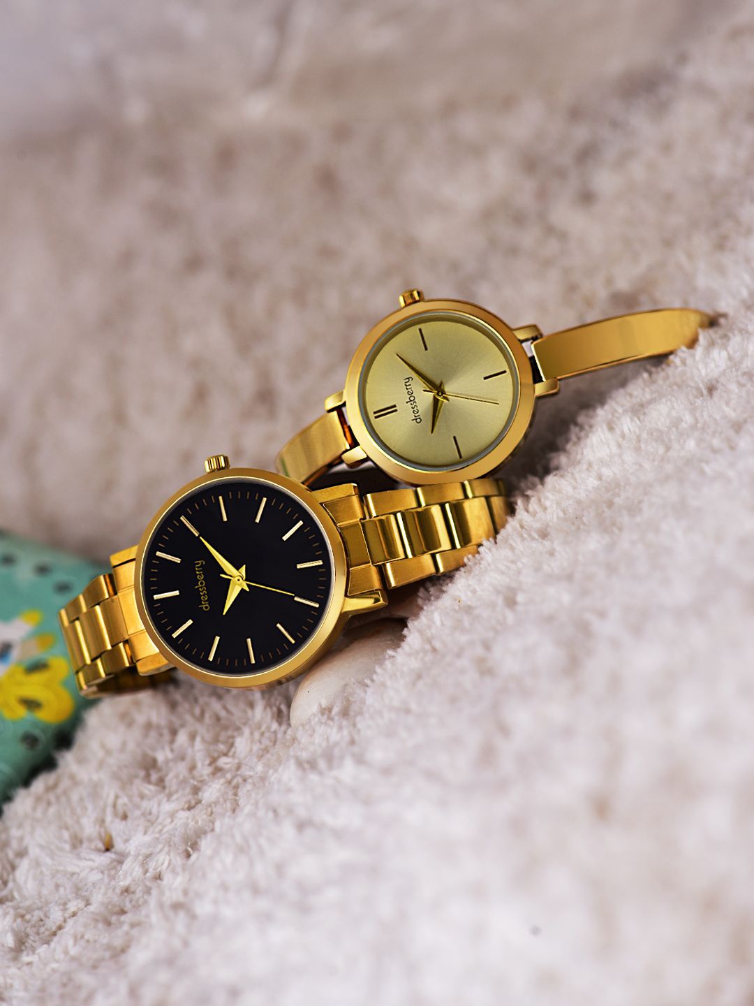 

DressBerry Women Dial & Straps Analogue Watch DBWatchP2-01, Gold