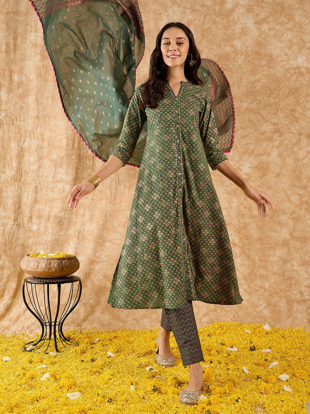

Indo Era Floral Printed A-Line Sequinned Kurta with Trousers & Dupatta, Green