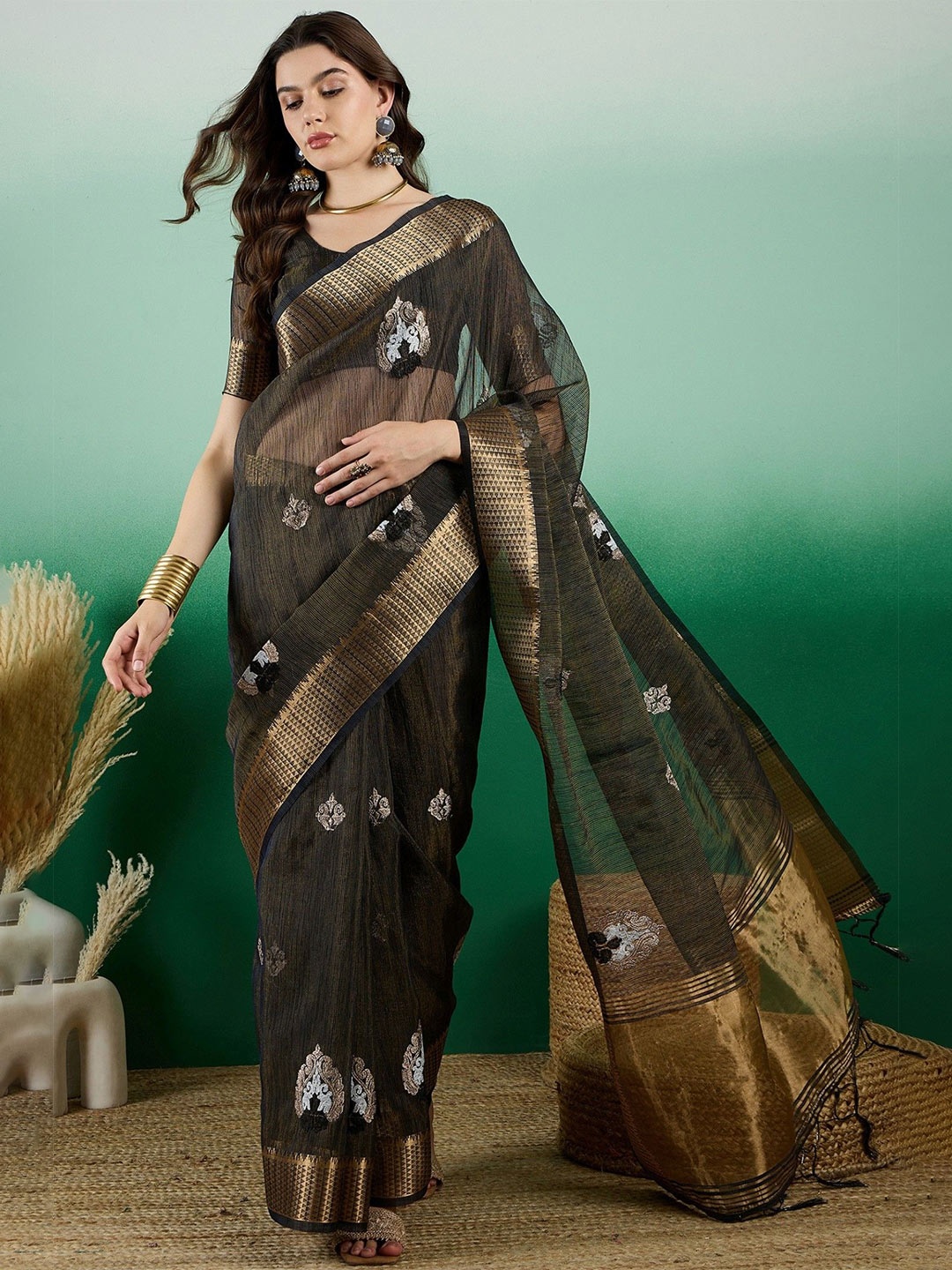 

MySilkLove Ethnic Motifs Printed Zari Saree, Black
