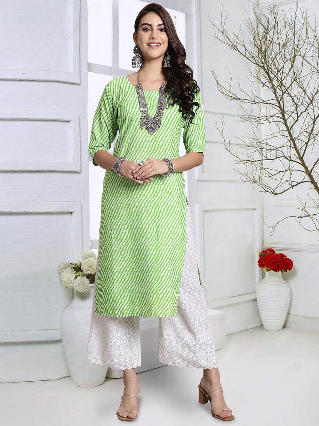 

7Threads Leheriya Printed Round Neck Straight Kurta, Green