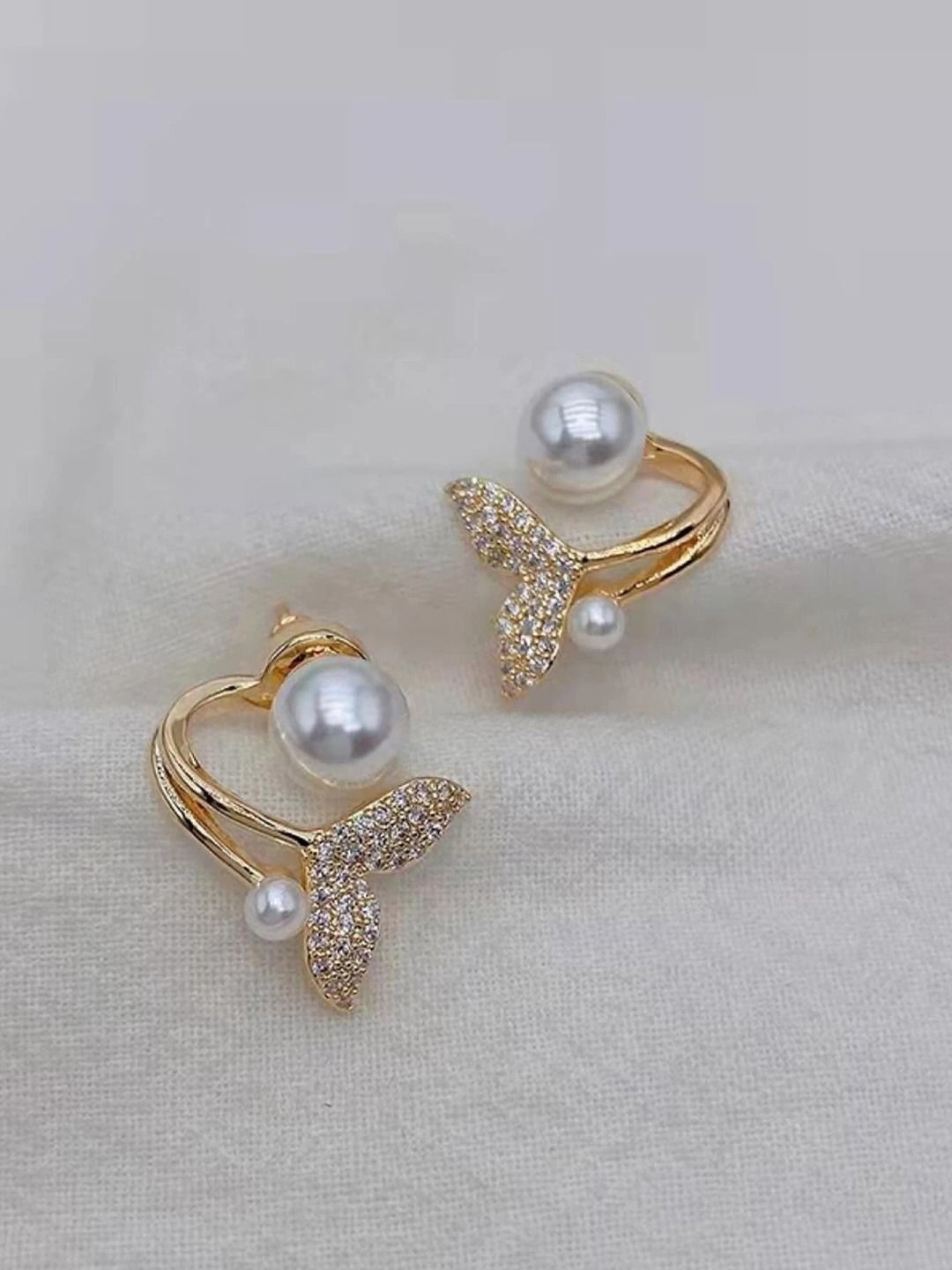 

KRENOZ Stainless Steel Pearl Beaded Classic Studs, Gold