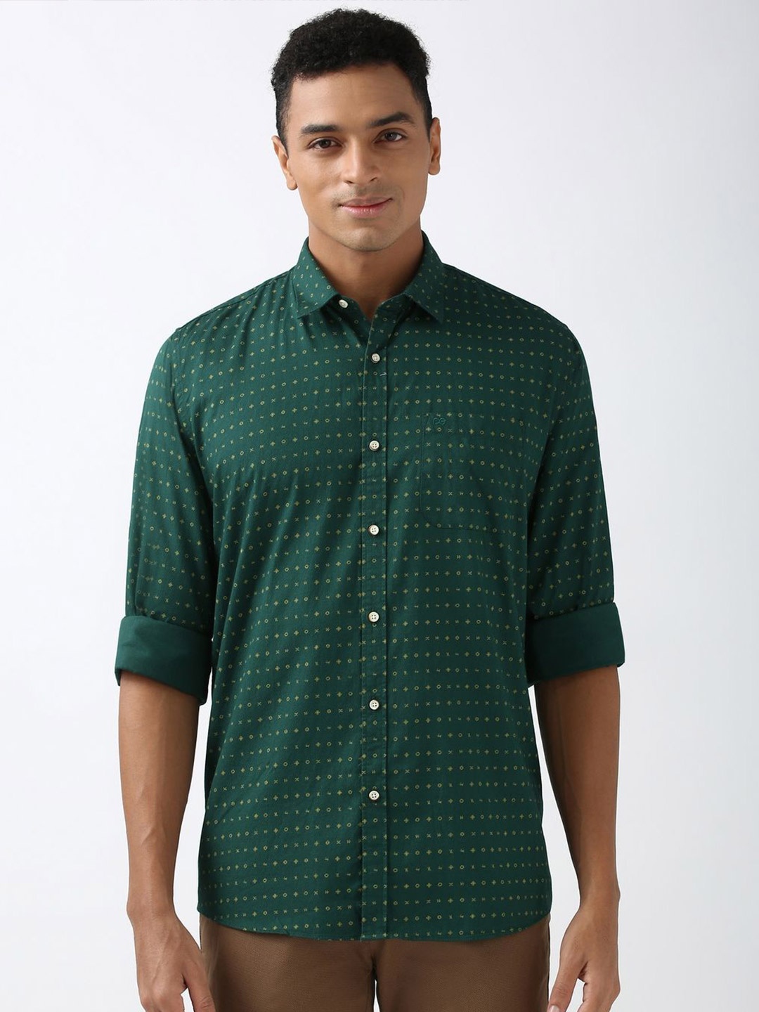 

Peter England Men Spread Collar Micro Ditsy Printed Cotton Slim Fit Casual Shirt, Green