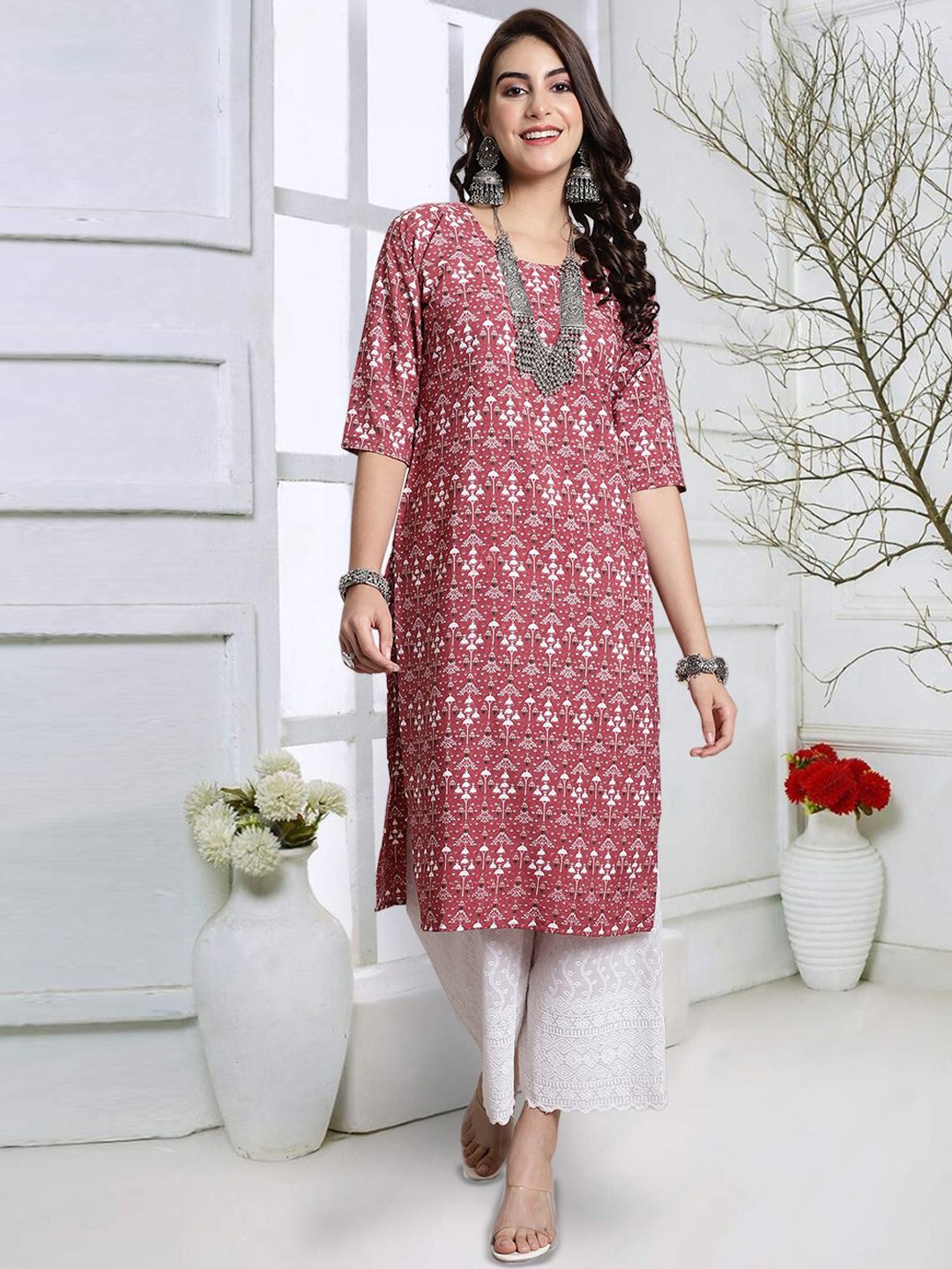 

7Threads Floral Printed Round Neck Straight Kurta, Pink