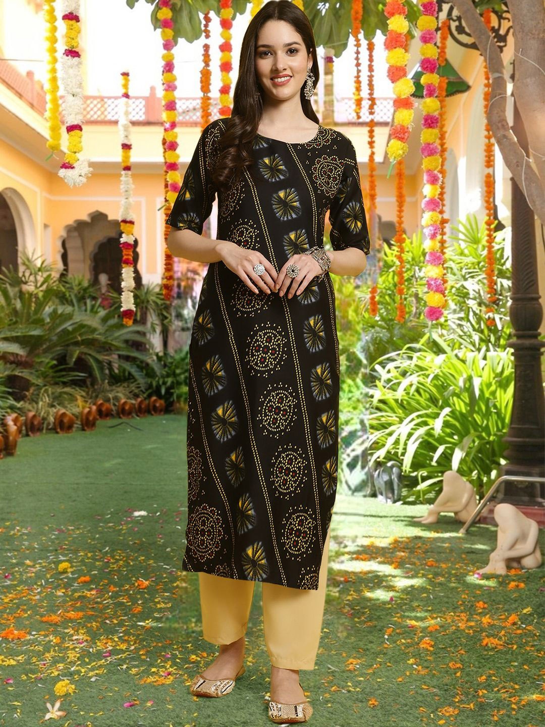 

7Threads Geometric Printed Round Neck Three-Quarter Sleeves Straight Kurta, Black