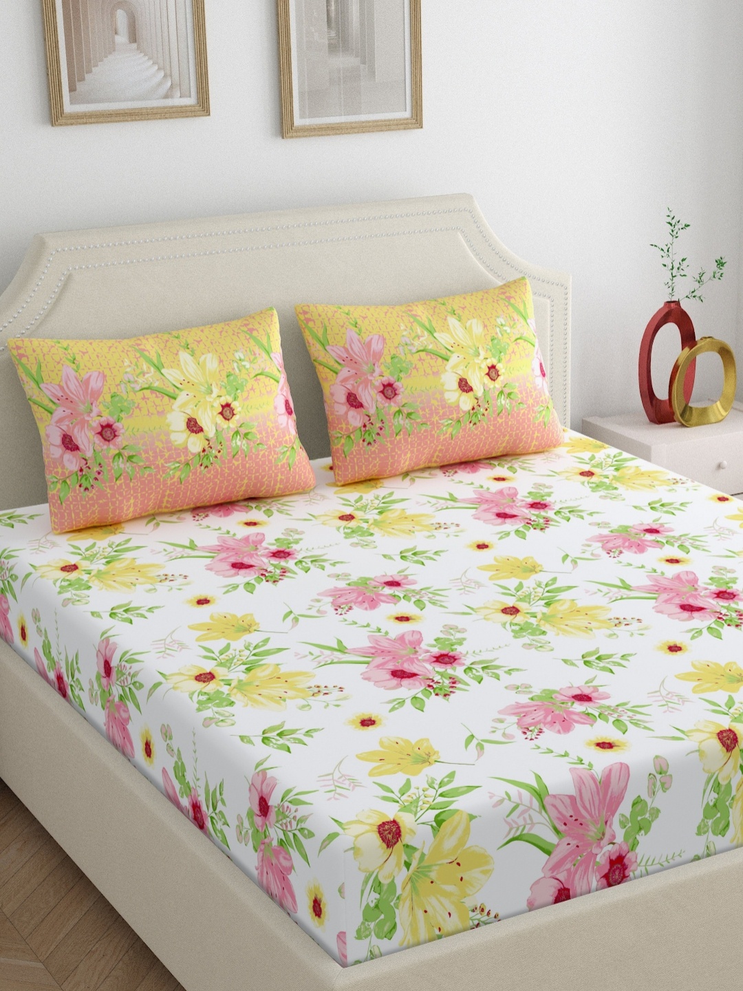 

Home Ecstasy Pink & White Floral 300 TC King Bedsheet with 2 Pillow Covers