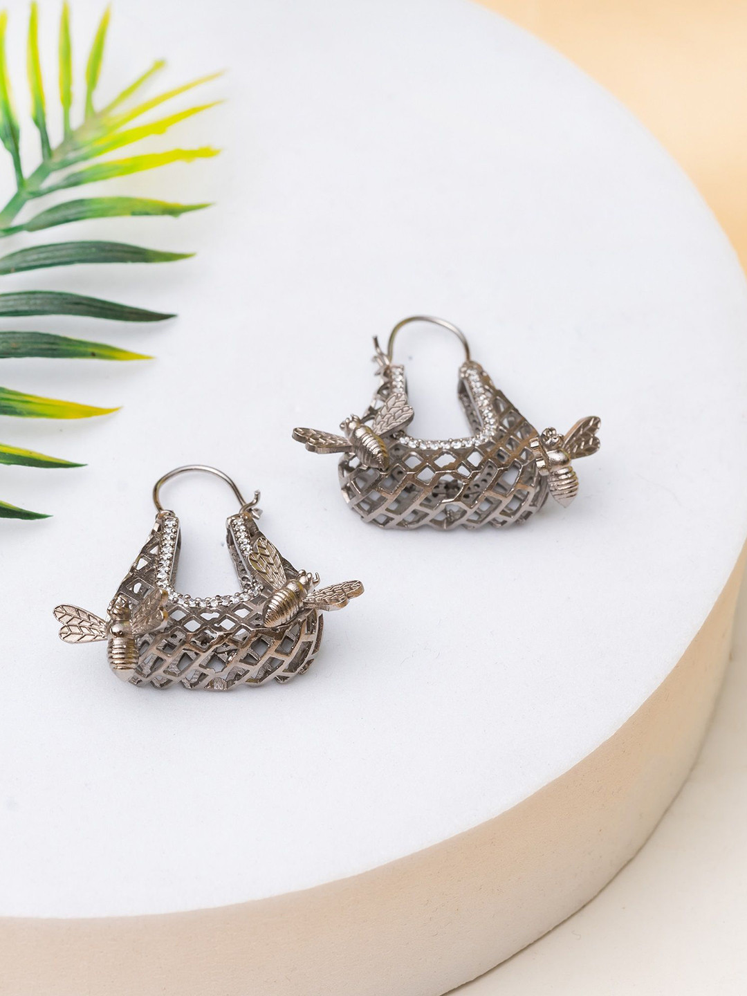 

PUTSTYLE Filigree Bird Silver-Plated Stones Studded Classic Hoop Earrings
