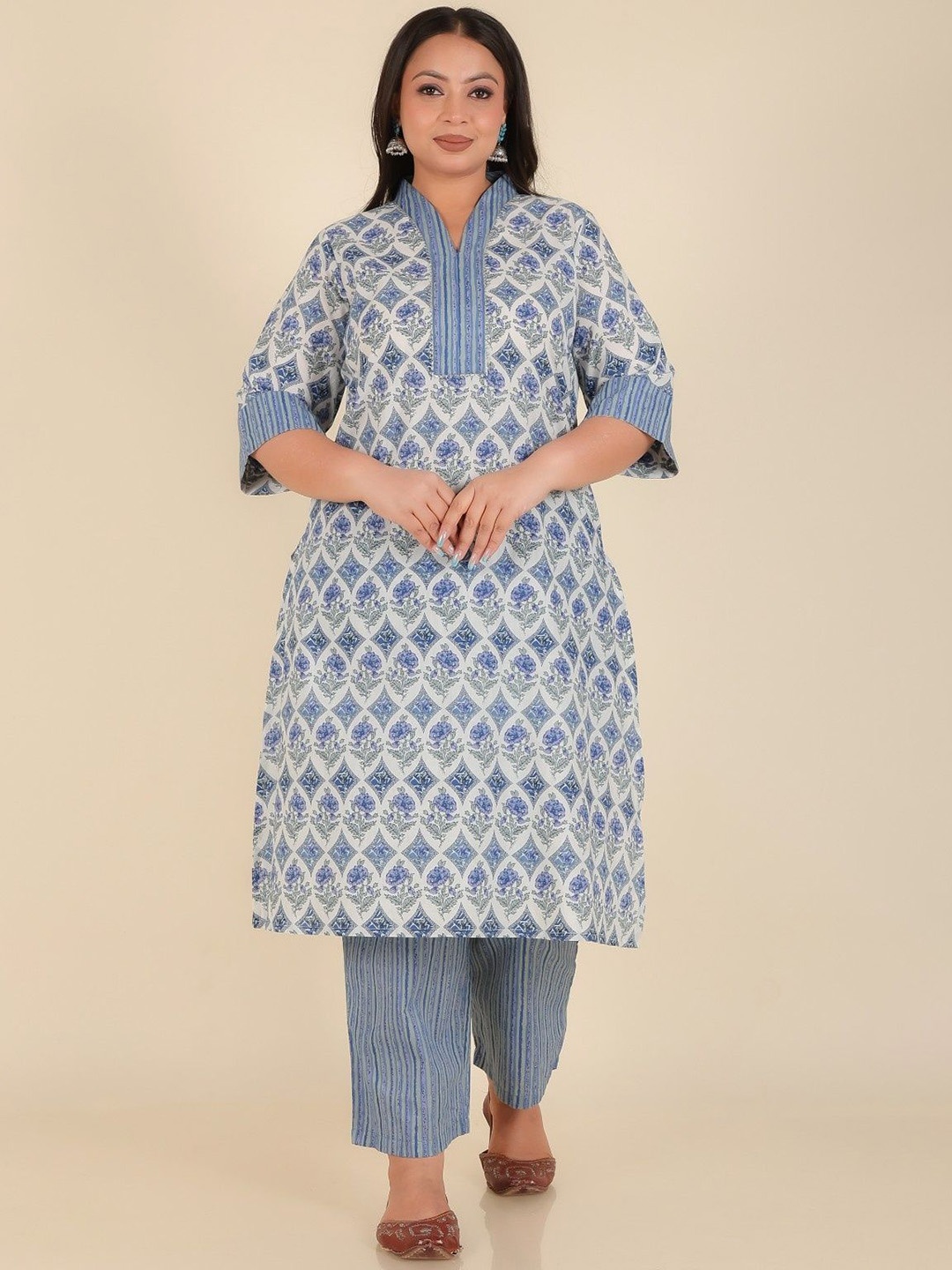 

Aramya Women Floral Printed Patchwork Kurta, Blue