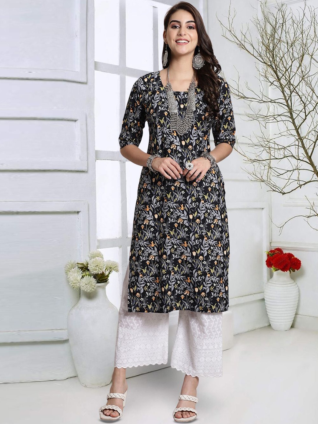 

7Threads Floral Printed Round Neck Straight Kurta, Black