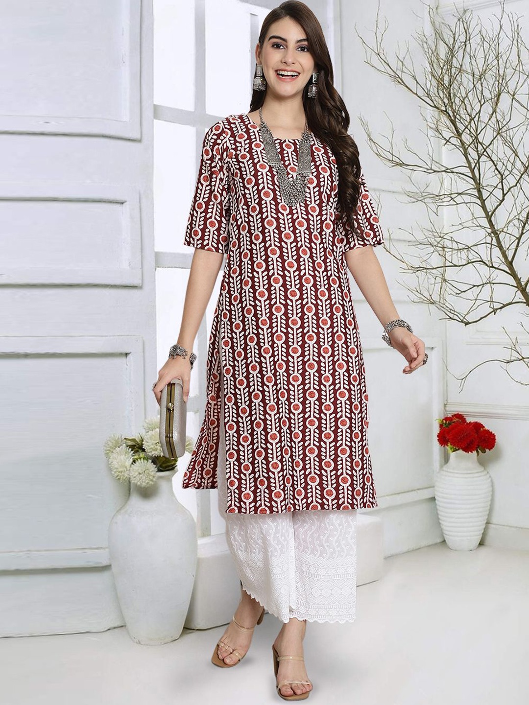 

KALINI Floral Printed Round Neck Straight Kurta, White