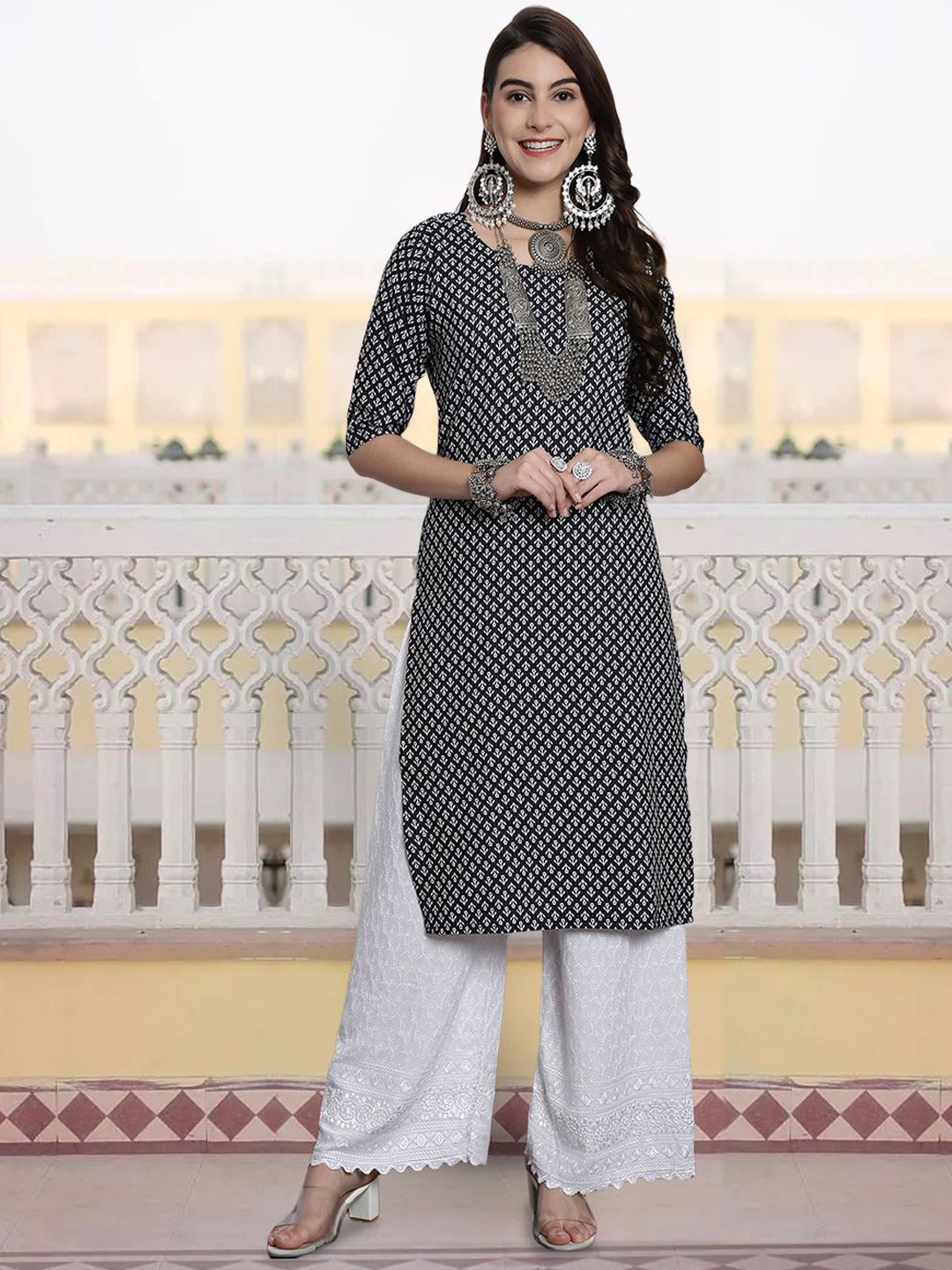 

7Threads Ethnic Motifs Printed Round Neck Straight Kurta, Black