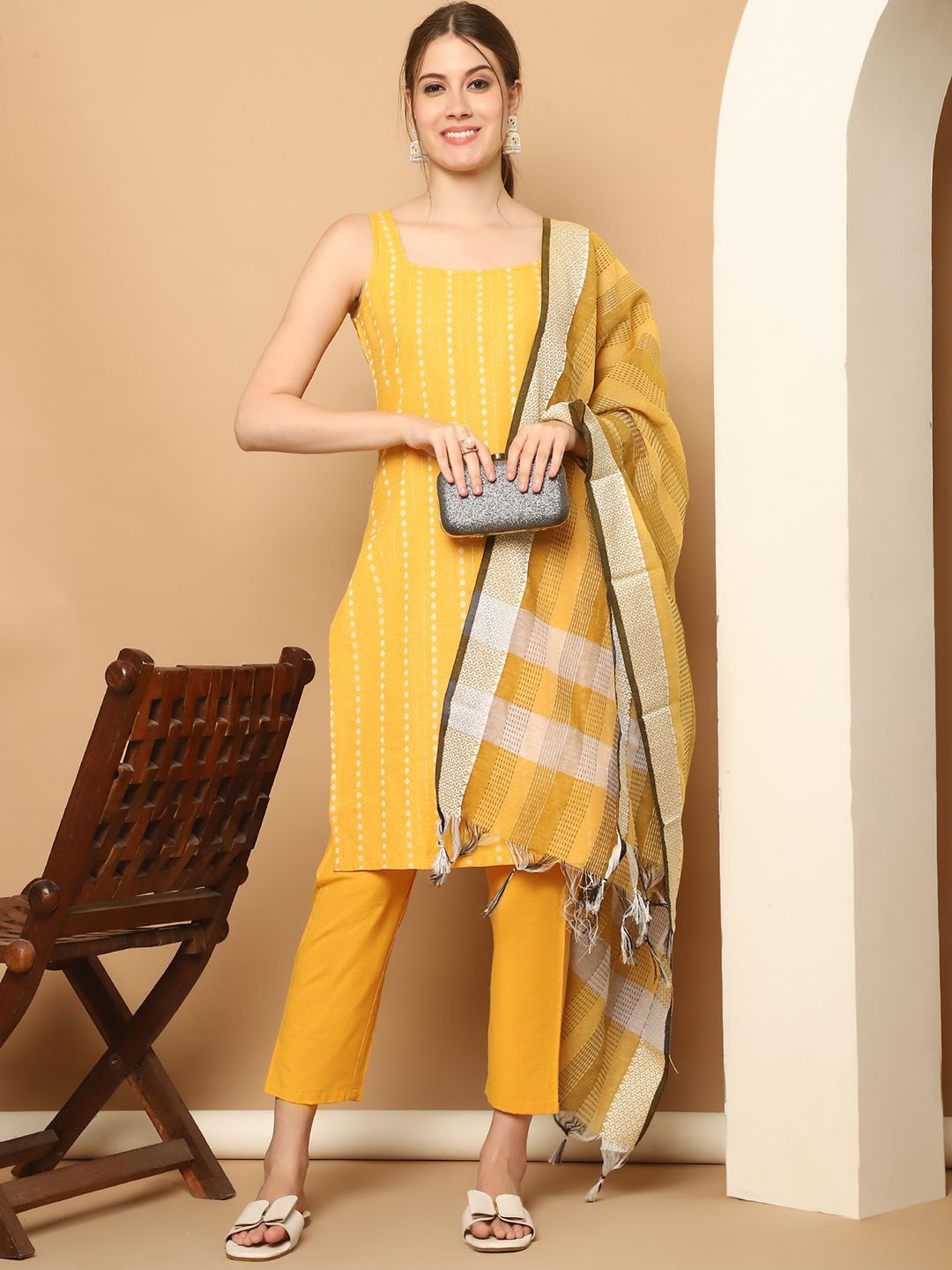 

Jompers Floral Woven Design Square Neck Straight Kurta With Trousers & Dupatta, Yellow