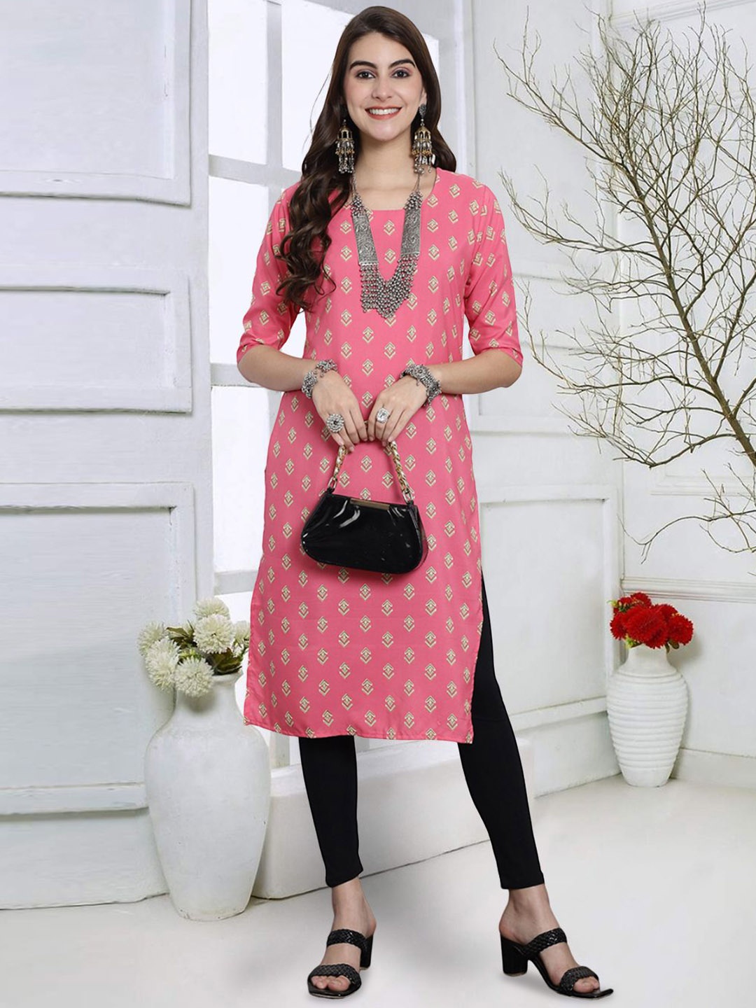 

7Threads Geometric Printed Round Neck Straight Kurta, Pink