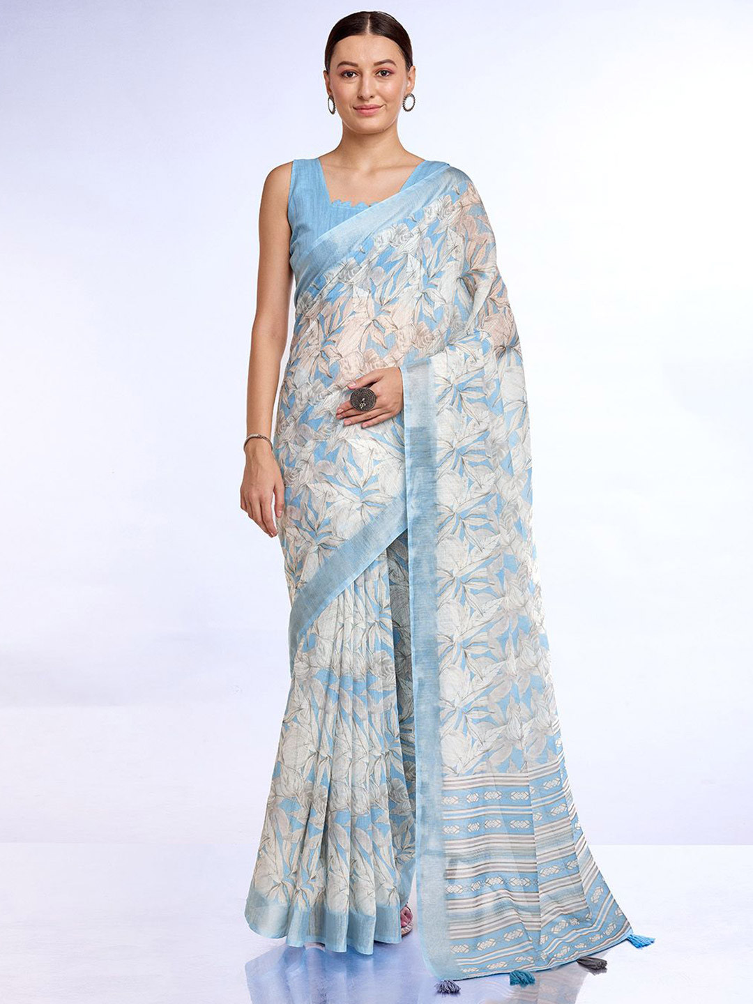 

Ishin Floral Printed Saree, Blue