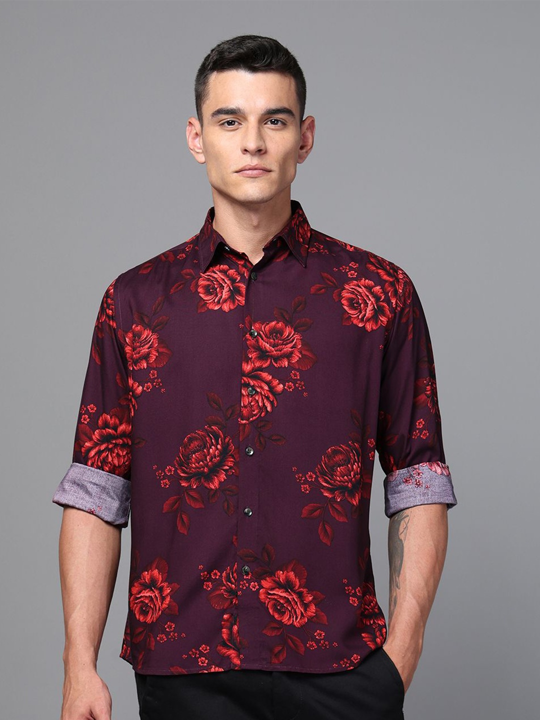 

DON VINO Men Spread Collar Floral Printed Slim Fit Casual Shirt, Maroon