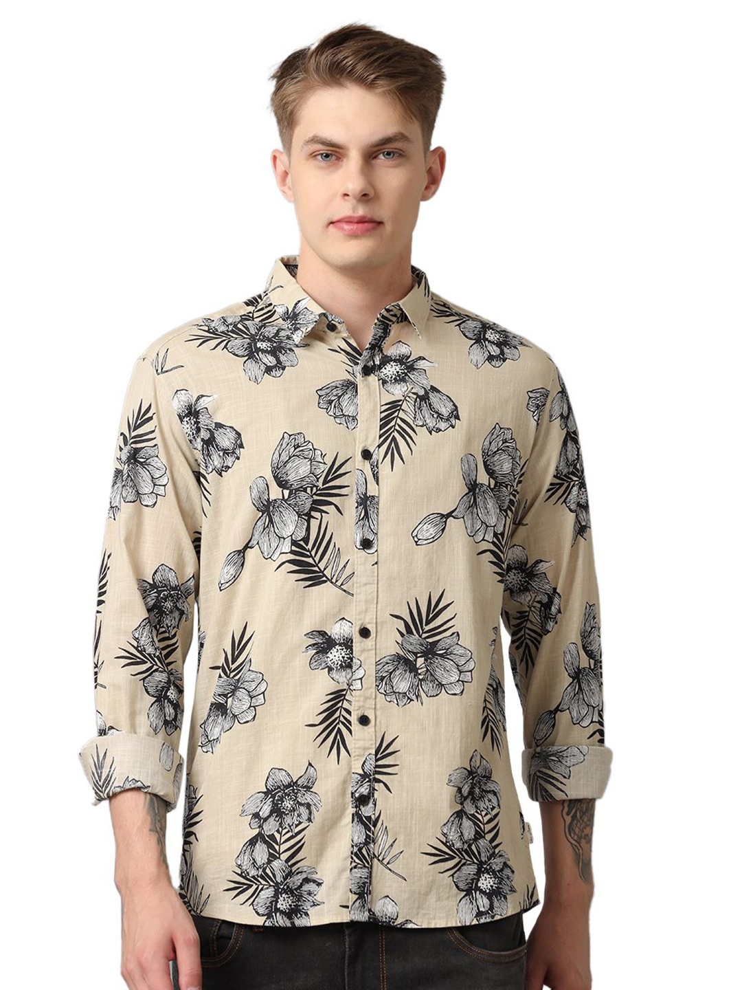 

Voi Jeans Men Spread Collar Floral Printed Cotton Slim Fit Casual Shirt, Off white