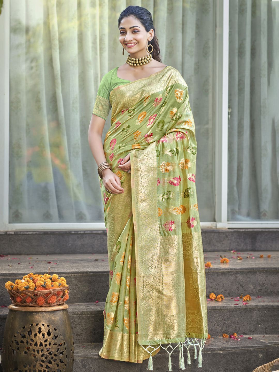 

Exclusiva Ethnic Motif Zari Organza Saree, Green