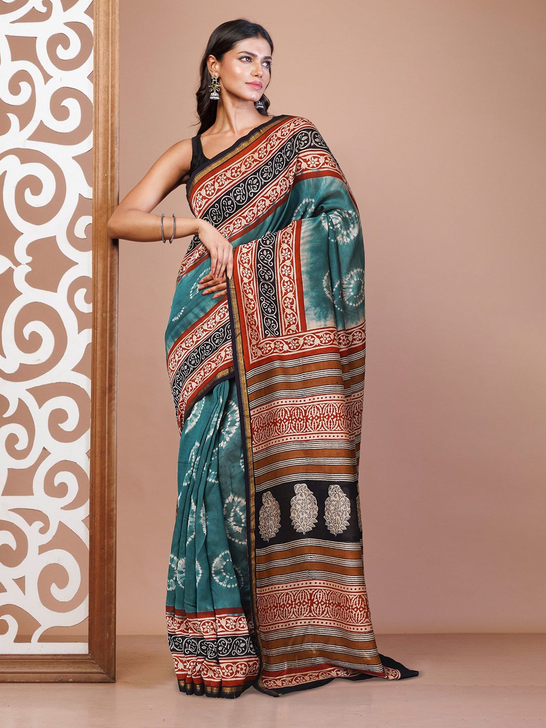 

Unnati Silks Tie and Dye Zari Bagru Saree, Green