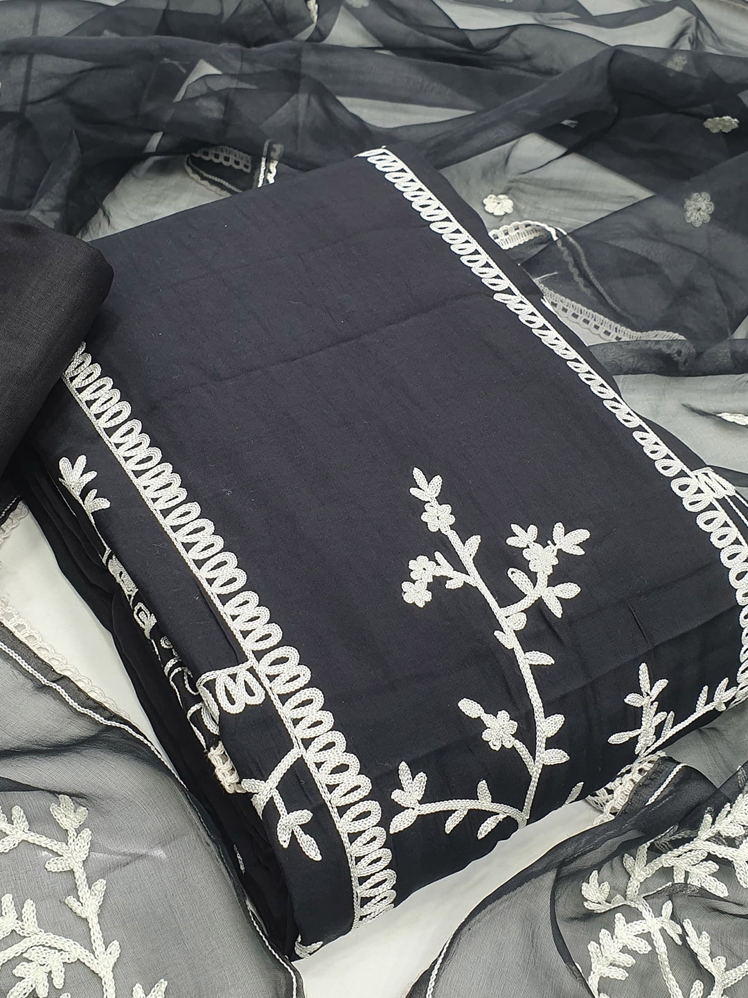 

Label Khoj Floral Embroidered Unstitched Dress Material, Black