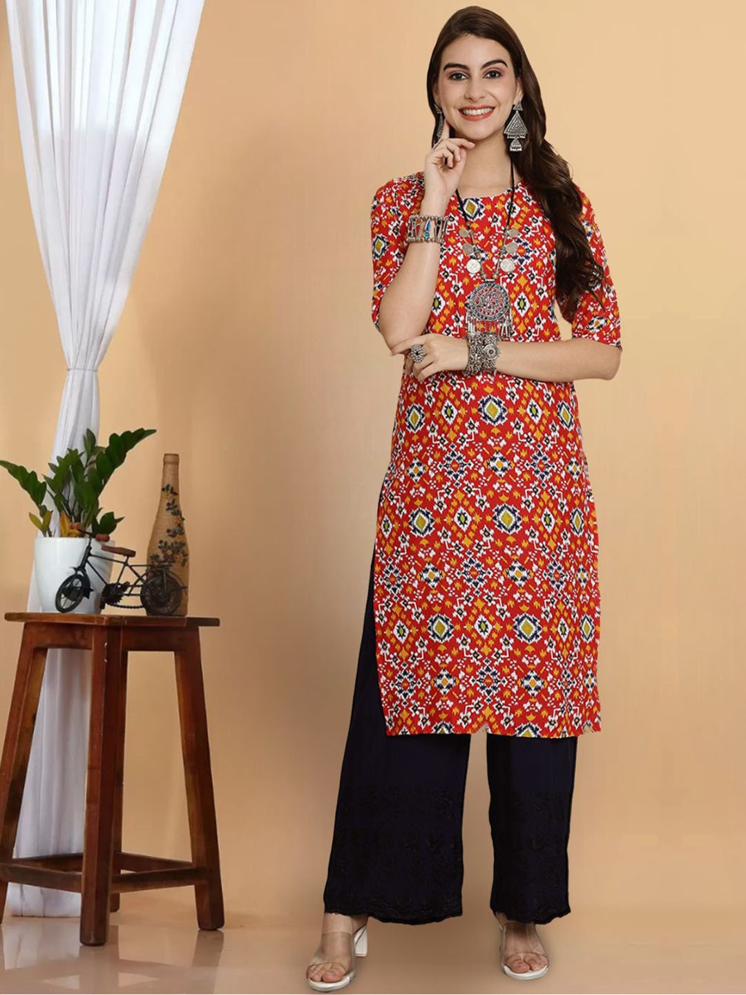 

7Threads Ethnic Motifs Printed Round Neck Straight Kurta, Red