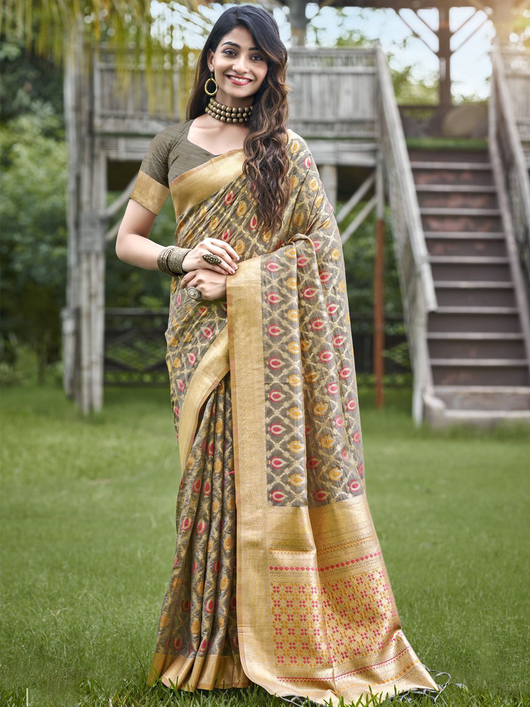 

Exclusiva Women Ethnic Motifs Saree With Zari Border, Grey