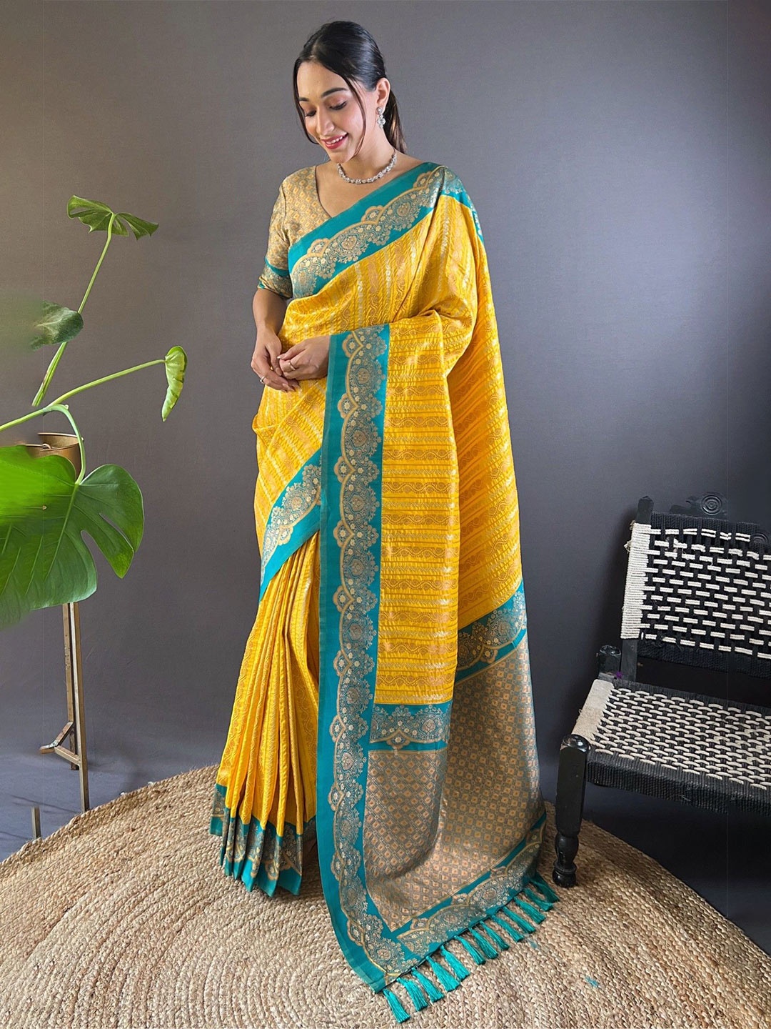 

MySilkLove Woven Design Zari Banarasi Saree, Yellow