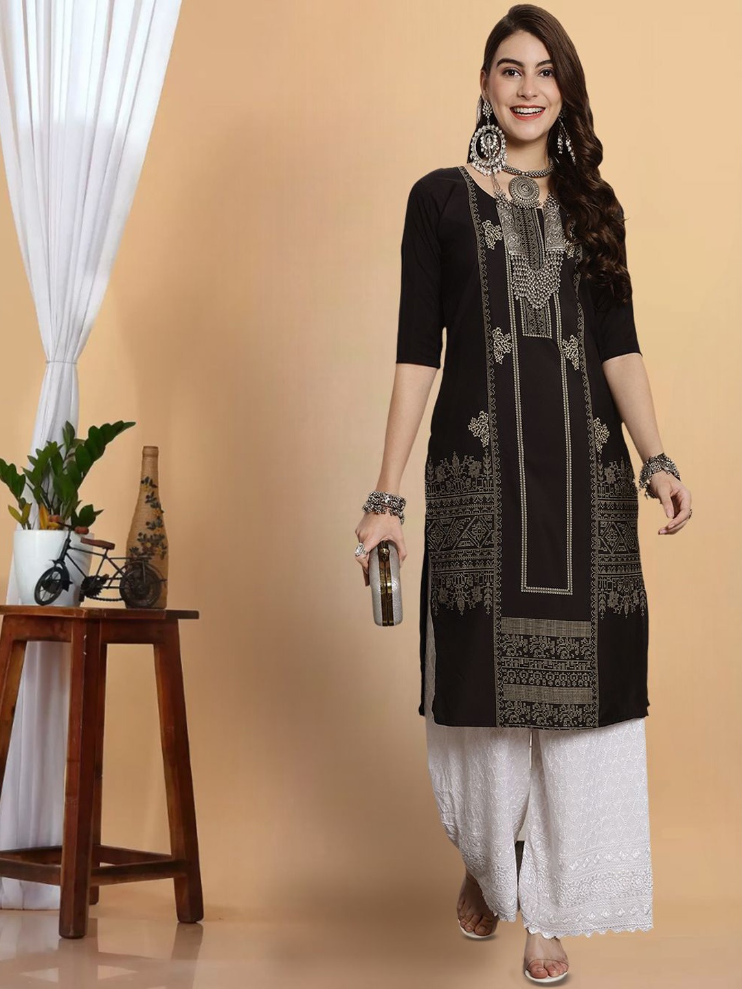 

7Threads Ethnic Motifs Printed Round Neck Straight Kurta, Black