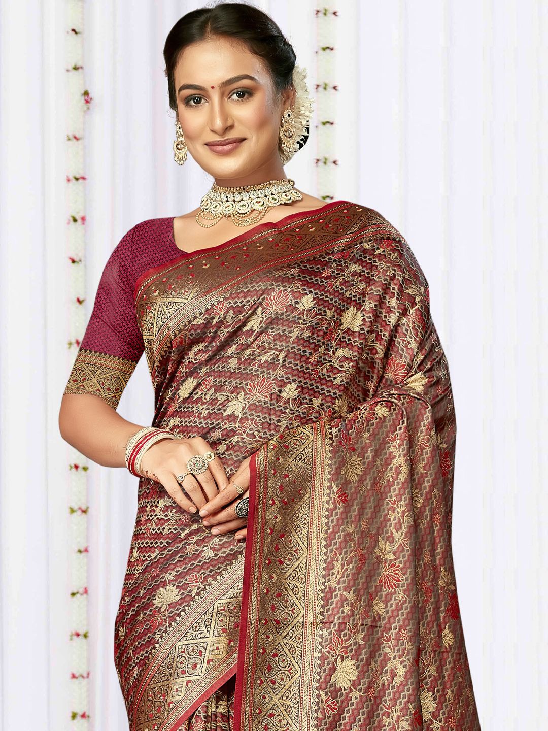 

Exclusiva Woven Design Zari Satin Saree, Maroon