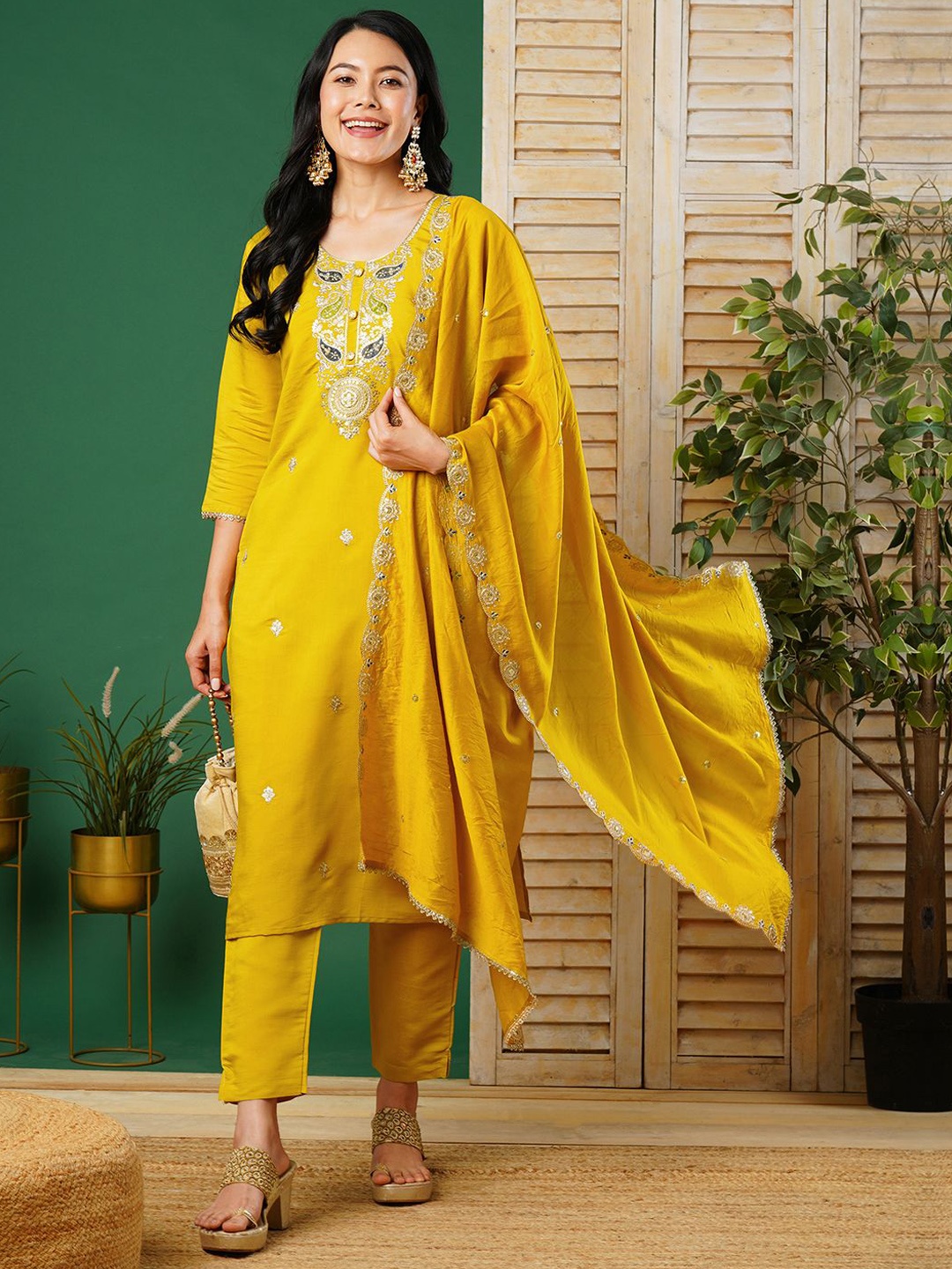 

CARTYSHOP Plus Size Floral Embroidered Regular Straight Kurta with Trousers & Dupatta, Mustard