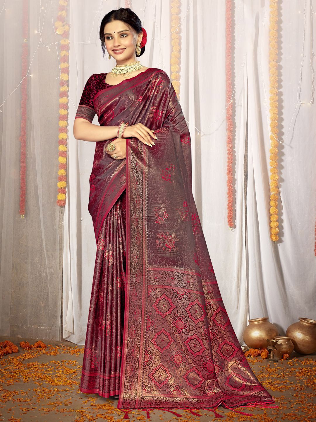 

Exclusiva Women Woven Design Saree With Zari Border, Magenta