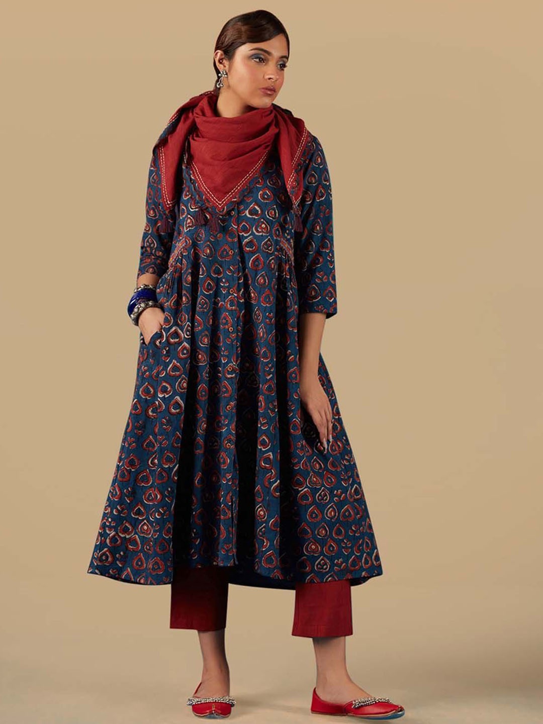 

Likha Floral Printed Pleated Pure Cotton Anarkali Kurta with Trousers, Blue